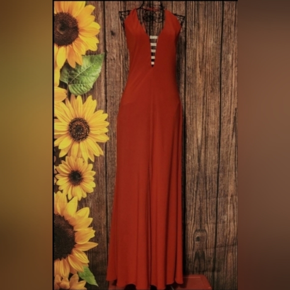 Nikki Italy Backless Formal Dress - Picture 1 of 8